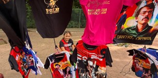Ortega pone fin a la alternancia en Nicaragua: Aquí no volverá a haber elecciones Una niña ayuda a vender a sus padres camisetas con imágenes estampadas del presidente de Nicaragua, Daniel Ortega, durante la celebración del 47 aniversario de la revolución que derrocó por la vía armada a la dictadura de Anastasio Somoza Debayle. Foto La Hora: EFE