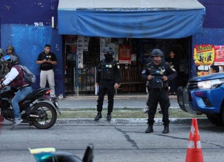 Operativo de la PNC en el gallito. Foto La Hora: Archivo