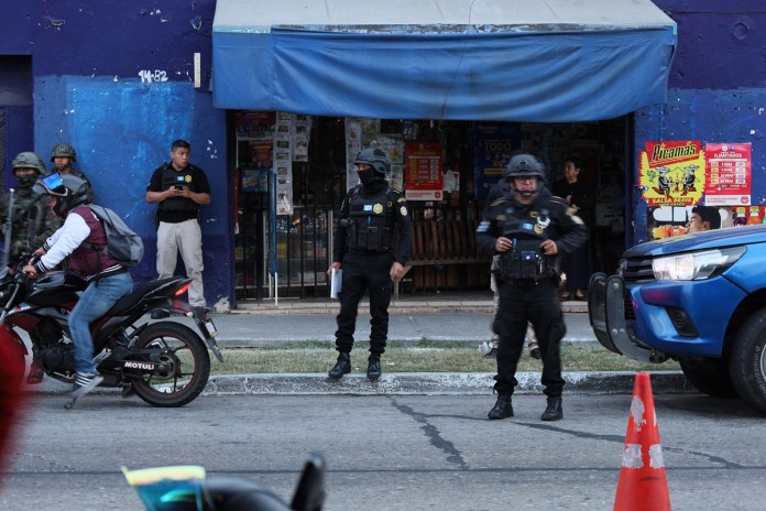 2026-01-23 - operativo de PNC en zona 3 avenida Cementerio viernes 23 elementos de la Policia Nacional Civil y del Ejercito de Guatemala se preparan para continuar con los operativos en distintos puntos del Operativo de la PNC en el gallito. Foto La Hora: Archivo