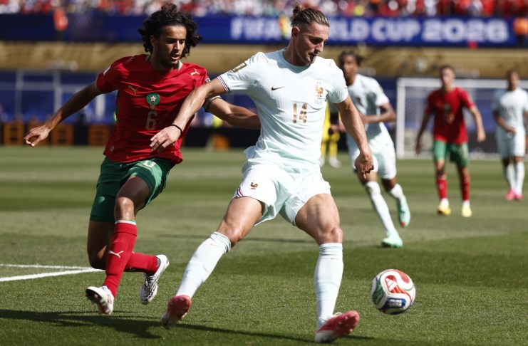 La nueva pausa de hidratación del Mundial: ¿realmente beneficia a los futbolistas? Las pausas de hidratación llamaron la atención en el Mundial. Foto: EFE.