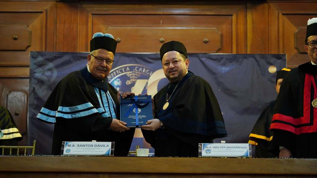 Santos de Jesus Dávila Aguilar y Mazariegos. Foto La Hora: Usac