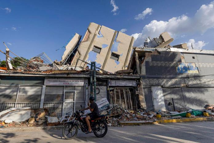 Aumentan a 4.734 los muertos por los terremotos de hace casi tres semanas en Venezuela