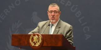 Presidente Arévalo pide a la CC ordenar las interpelaciones para evitar la paralización del Ejecutivo El Gobierno de Guatemala ha interpuesto un amparo ante la CC para que las interpelaciones a los 14 ministros se realice de manera ordenada.