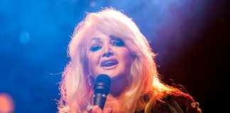 El funeral de Bonnie Tyler se podrá seguir en línea el 17 de agosto El funeral de Bonnie Tyler se podrá seguir en vivo. Foto: EFE.