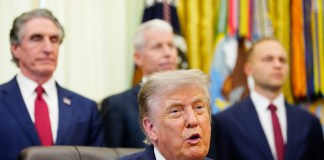 EE. UU. interrumpe bombardeos a Irán mientras Trump espera una solución diplomática Donald Trump, presidente de Estados Unidos. Foto: EFE.