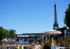 Imagen de una de las zonas de baño autorizado en el Sena a su paso por París, abiertas al público durante ola de calor. Foto La Hora: EFE