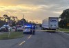 Fotografía cedida por la Oficina del Sheriff del Condado de St. Johns que muestra el camión que atropelló a un migrante cuando intentaba cruzar la carretera tras huir de ICE durante un operativo en Florida. Foto La Hora: EFE