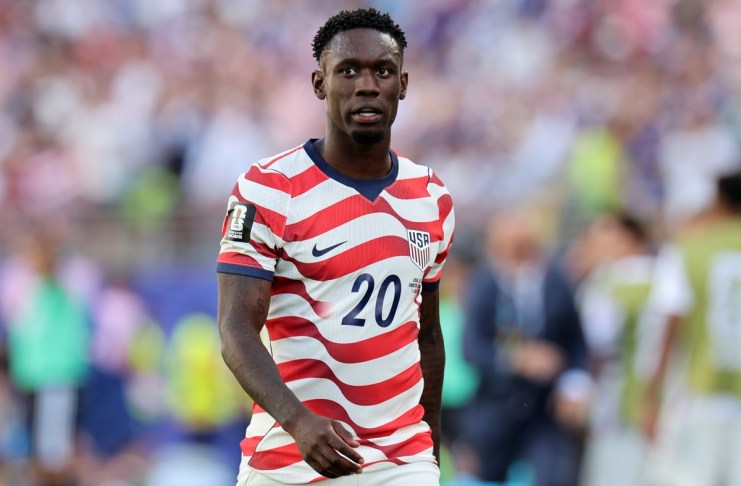 La FIFA suspende la sanción por tarjeta roja a Balogun y podrá jugar contra Bélgica; Trump felicita la decisión La FIFA retiró la sanción de la estrella estadounidense Folarin Balogun para jugar los octavos de final, ante ello el presidente Donald Trump felicitó la decisión.
