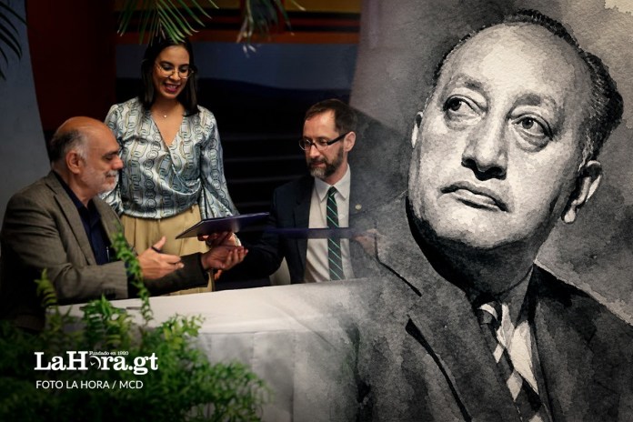 8f371376-1daf-40f5-b84d-7c4ef30e47b5 El Ministerio de Cultura y la fundación de Miguel Ángel Asturias firmaron un convenio para la reproducción y divulgación del trabajo del premio Nobel.
