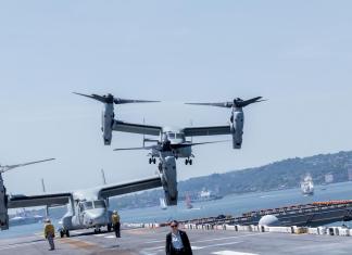 Nueva York celebra Independencia de EE.UU. con muestra de «poder» y desfile naval y aéreo Nueva York celebra Independencia de EE.UU. con muestra de "poder" y desfile naval y aéreo