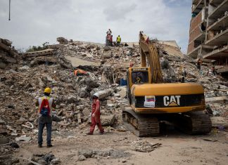 Las ondas sísmicas de los terremotos de Venezuela han dado tres vueltas y media a la Tierra Cuerpos de rescate trabajando en La Guaira, epicentro de los terremotos en Venezuela. Foto: EFE.