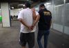 Alias Cholito capturado en zona 16 cuando pretendía cobrar pago de extorsión a recolectores de basura. Foto La Hora: PNC