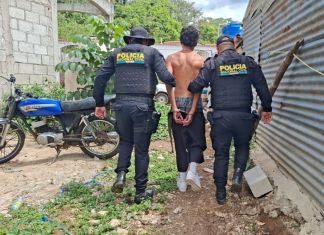 Alias "Eskini" capturado en Barberena tras allanamiento de Dipanda. Foto La Hora: PNC