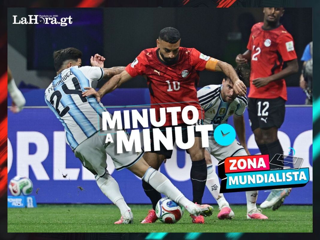 Argentina vs Egipto La selección de Egipto vence momentáneamente a Argentina por 1-0. Lionel Messi tuvo la oportunidad de empatar el partido, pero falló un penal.