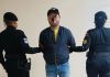 Colombiano detenido por presunta falsificación de sellos en el aeropuerto La Aurora Colombiano detenido por presunta falsificación de sellos en el aeropuerto La Aurora. Foto La Hora: PNC.