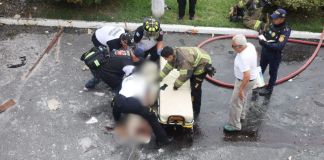 Incendio consume vivienda y deja una persona con quemaduras en complejo residencial de zona 3 de Mixco. Foto La Hora: CVB.