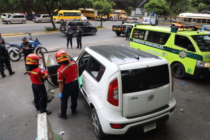 Ataque armado registrado en la zona 4 capitalina. Foto La Hora: CBM