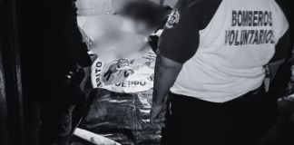 Mujer y adolescente son localizadas sin vida tras ataque armado en el interior de una vivienda Ataque armado registrado en el interior de una vivienda, en donde una mujer y una menor fallecieron. Foto La Hora: Bomberos Voluntarios