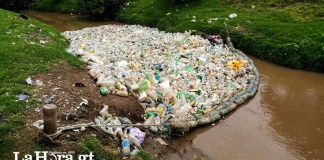 Guatemala tira millones al año en basura: la oportunidad económica verde está sepultada por falta de reglas, voluntad política y burocracia Basurero