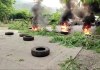 Bloqueo en El Estor, Izabal, mantiene cerradas ambas vías de la RN-7E El kilómetro 316 de la Ruta Nacional 7E en El Estor, Izabal, se mantiene bloqueado en ambas vías, de acuerdo a Provial.