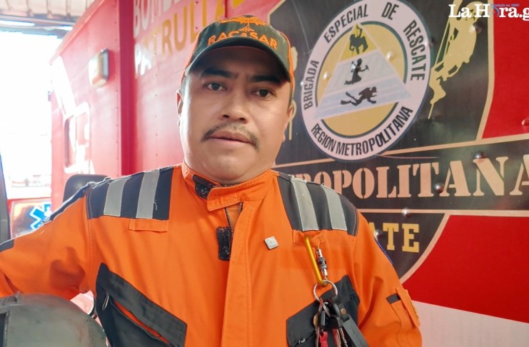«Benditas tortillas, me quitaron el hambre»: bombero relata cómo sobrevivió tras quedar aislado durante rescate de accidente aéreo El Galonista II Rogel Mazariegos, integrante de la Sección Aérea de Rescate del Cuerpo Voluntario de Bomberos de Guatemala. Foto La Hora: CVB.