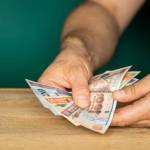 Antes de destinar su Bono 14, expertos recomiendan analizar las prioridades financieras del hogar y evitar las compras por impulso.