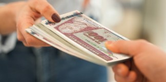Bono 14 en Guatemala: un cambio hacia la conciencia financiera; pagar deudas y ahorro, no solo para consumo El Bono 14 dinamiza las transacciones bancarias durante julio y también impulsa el pago de deudas.