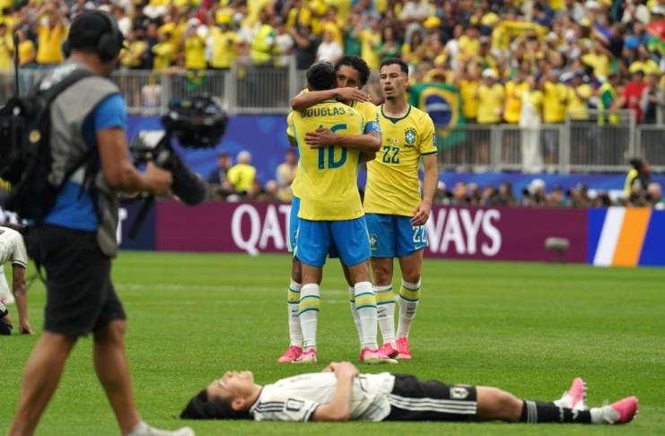 Mundial 2026 pone en jaque la red eléctrica de Brasil: desconectan 20 GW de energía para evitar apagones El partido entre Brasil y Japón, generó un importante consuno de energía, lo que obligó al sistema a desconectar 20 GW de energía. Foto La Hora: EFE