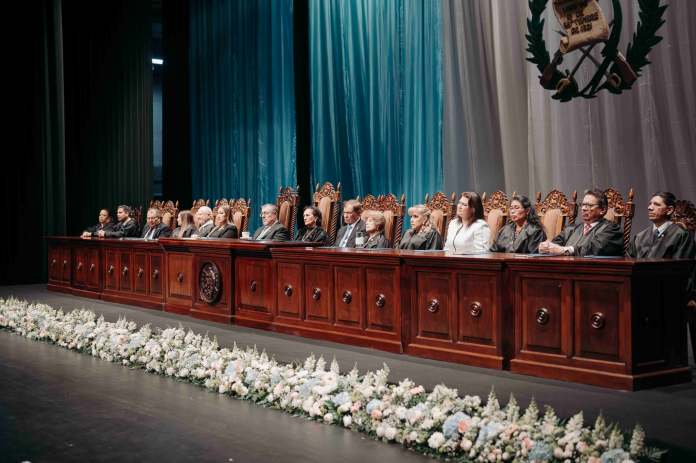 La toma de posesión de la actual Corte de Constitucionalidad, el pasado 14 de abril de 2026. Foto La Hora: CC.