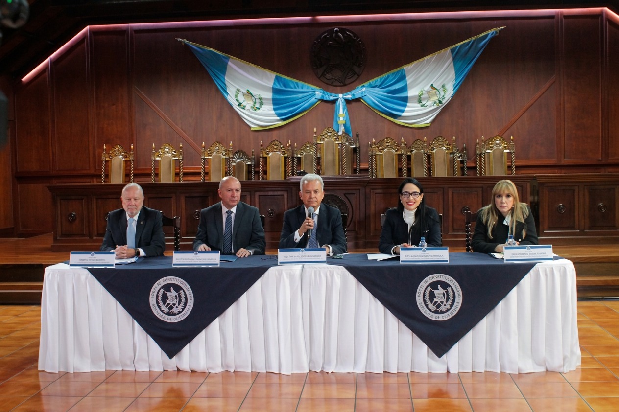 Los magistrados de la pasada magistratura de la Corte de Constitucionalidad en una conferencia de prensa en noviembre de 2023. Foto La Hora: José Orozco.