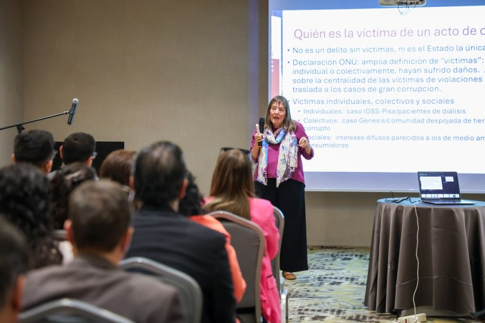 Naomi Roht-Arriaza sostuvo que normalizar la corrupción genera un sentimiento de impotencia ciudadana y llamó a demostrar que es posible combatir las redes que capturan al Estado.