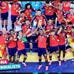 El instante inmortal en que el capitán español levantó el trofeo sagrado, llenando de alegría a una nación que vuelve a tener el dominio del fútbol mundial. Foto La Hora: EFE