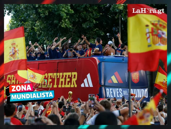 Celebración España Mundial 2026 La selección de España, luego de aterrizar en Madrid, comenzó su celebración por la conquista del Mundial 2026.