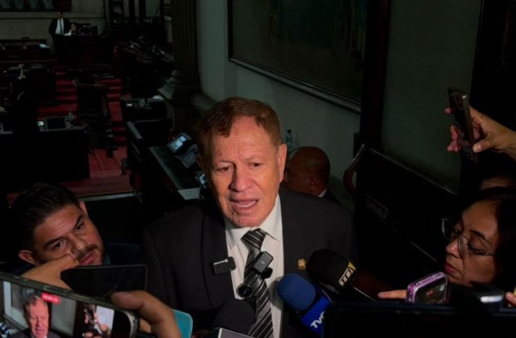 El presidente del Congreso, Luis Contreras, anunció que buscarán discutir el subsidio a los combustibles la próxima semana.