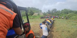 Trasladan ayuda humanitaria a familias afectadas por lluvias en Alta Verapaz, Izabal y Petén Comunidades de tres departamentos que han sido afectadas por inundaciones reciben ayuda humanitaria de parte de la Conred. Foto La Hora: Conred