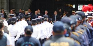 Arévalo recuerda origen de la PNC como parte del legado de los acuerdos de paz de 1996 Desfile por aniversario de la PNC