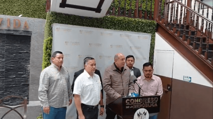 Diputados presentarán denuncia contra funcionarios del MEM por posibles anomalías en el subsidio a combustibles