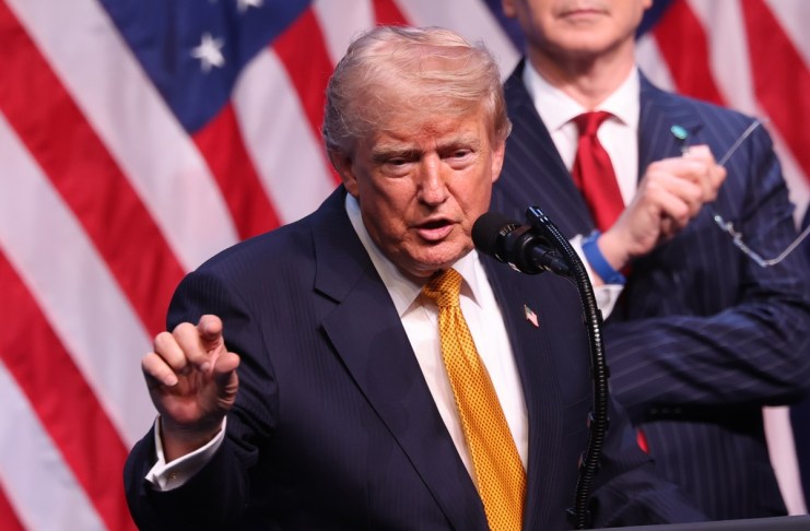 Al destacar que ha eliminado la amenaza nuclear de Irán, Trump habla de «tremendo éxito» Donald Trump en conferencia de prensa en Ankara, Turquía, en el marco de la cumbre de la OTAN