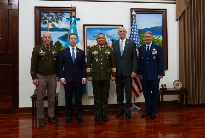 Jefe de la Guardia Nacional de EE. UU. visita Guatemala. Foto La Hora: Embajada de EE.UU.