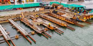 Arévalo supervisa construcción de patios y mantenimiento de atracadero del puerto Santo Tomás de Castilla EMPORNAC avanza en su modernización con la finalización de dos patios para contenedores y mantenimiento en atracaderos.