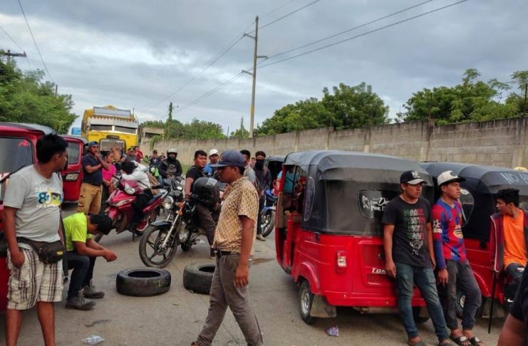 Bloqueo en El Estor, Izabal