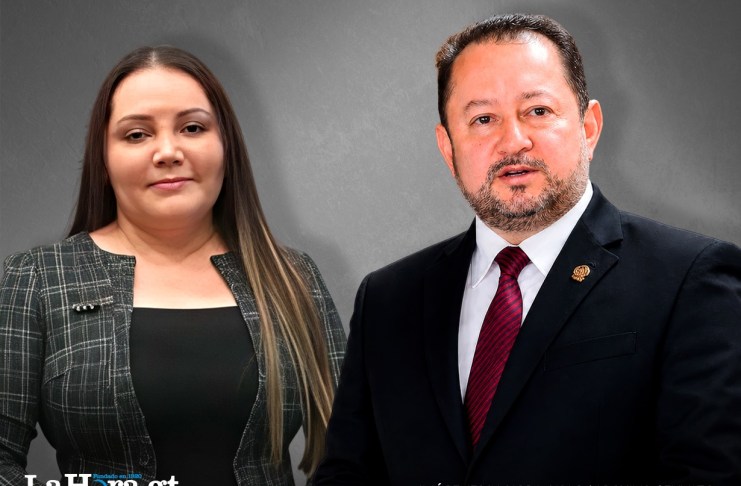 La magistrada Julia Rivera y el rector Walter Mazariegos