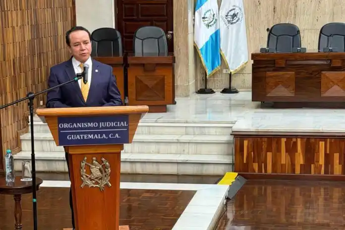 Estuardo cardenas Tras las declaraciones del magistrado Estuardo Cárdenas, CSJ instruyó a la Asesoría Jurídica que busque si sus palabras pudieron incurrir en algún tipo de delito. Foto La Hora: OJ