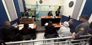 Jueza pide a medios no acosar a hijo señalado de atacar a su padre. Foto La Hora: Daniel Ramírez.