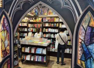 Con presupuesto en mano, visitantes aprovechan Filgua 2026 para comprar sus lecturas favoritas Las promociones y la variedad de títulos atraen a cientos de lectores durante la Feria Internacional del Libro.