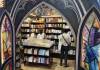 Las promociones y la variedad de títulos atraen a cientos de lectores durante la Feria Internacional del Libro.