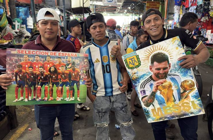 Así viven los guatemaltecos la final del Mundial España vs. Argentina desde el mercado La Terminal