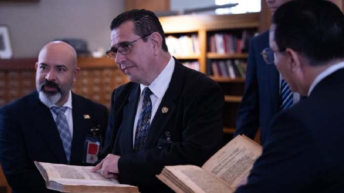 El fiscal general Gabriel García Luna restableció las relaciones con EE. UU. luego de que ese país sancionara al círculo cercano a Consuelo Porras. 