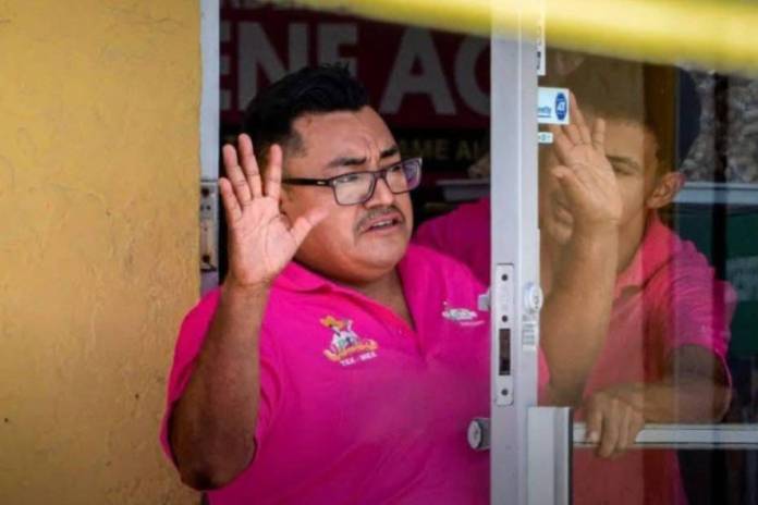Guatemalteco dueño de panadería comparece ante un tribunal en EE. UU. y abogado explica su situación
