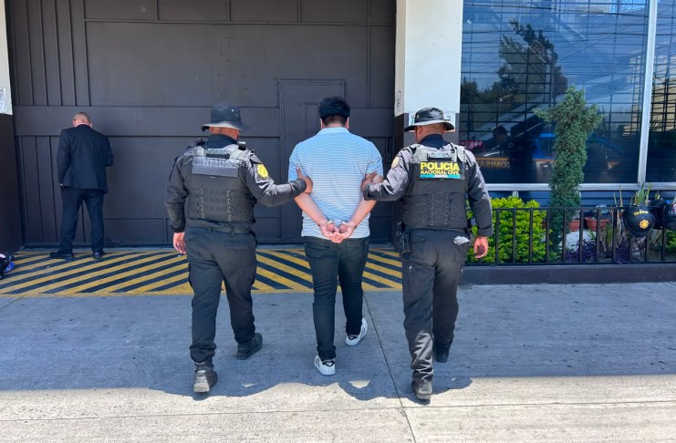 Agentes de la PNC localizaron a un hombre que contaba con nueve ordenes de captura en seis diferentes departamentos del país.